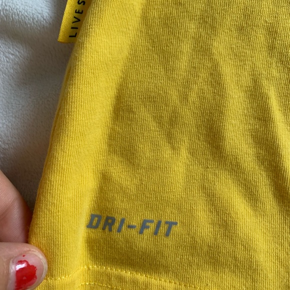 Nike shirt💘 - Picture 2 of 3